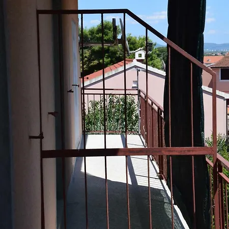 Haus Alfirev Ii Apartamento Vodice